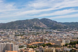 Lire la suite à propos de l’article Quartiers nords à éviter à Marseille : liste des zones sensibles