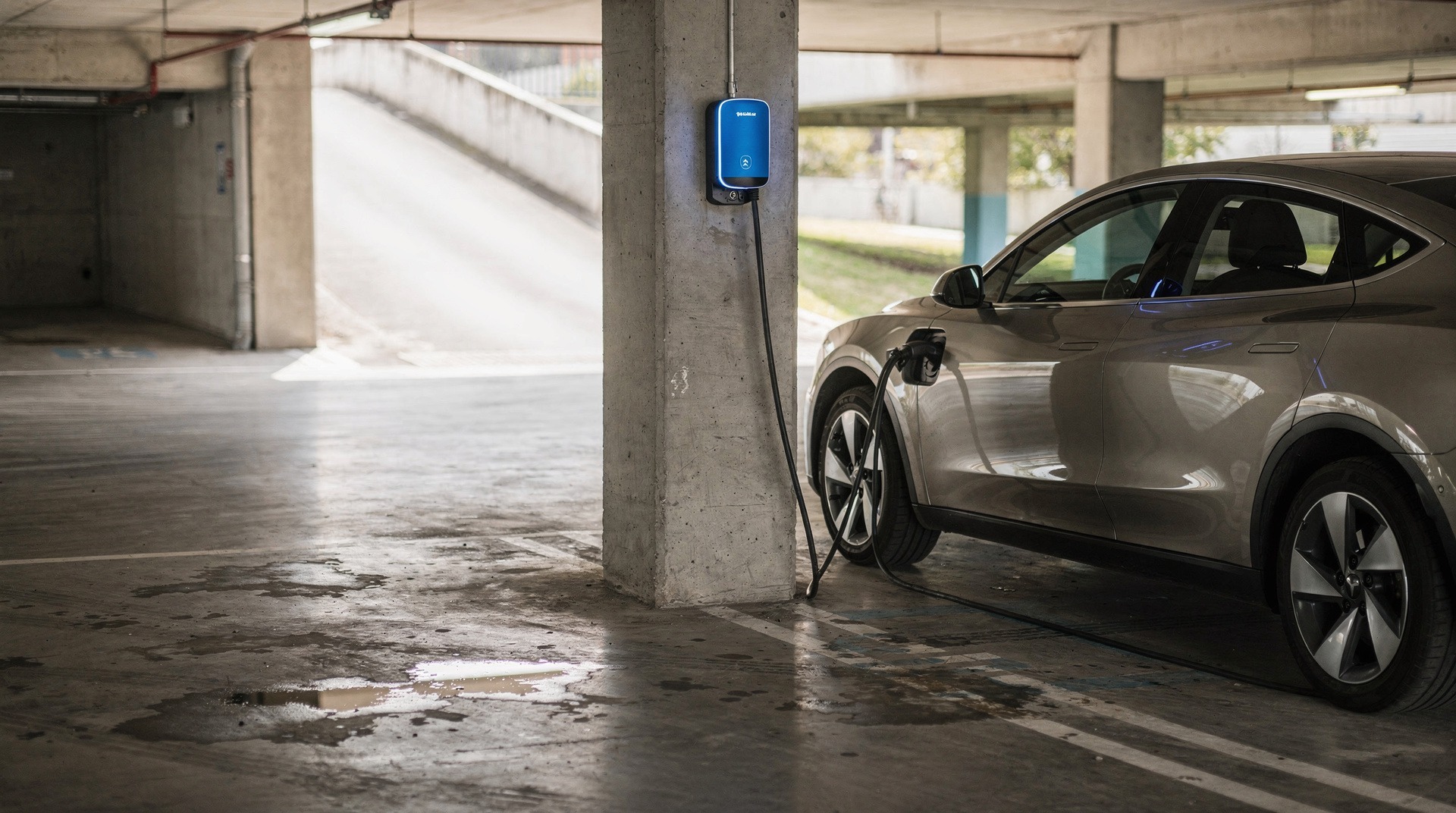 Parking de copropriété équipé de bornes de recharge pour véhicules électriques
